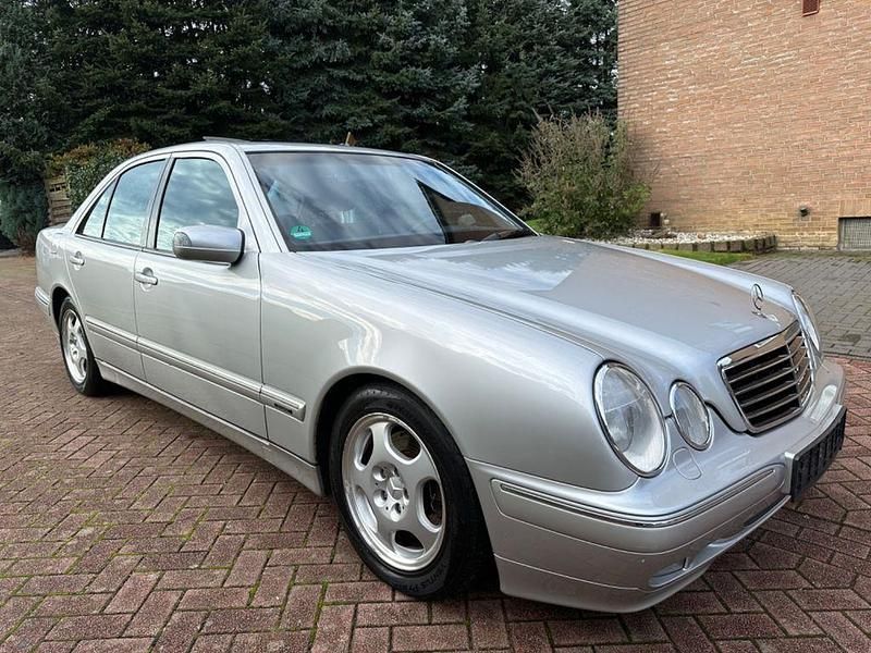 Gebraucht Mercedes E270 Avantgarde 170 PS (125 kW) 2000 Silber Limousine