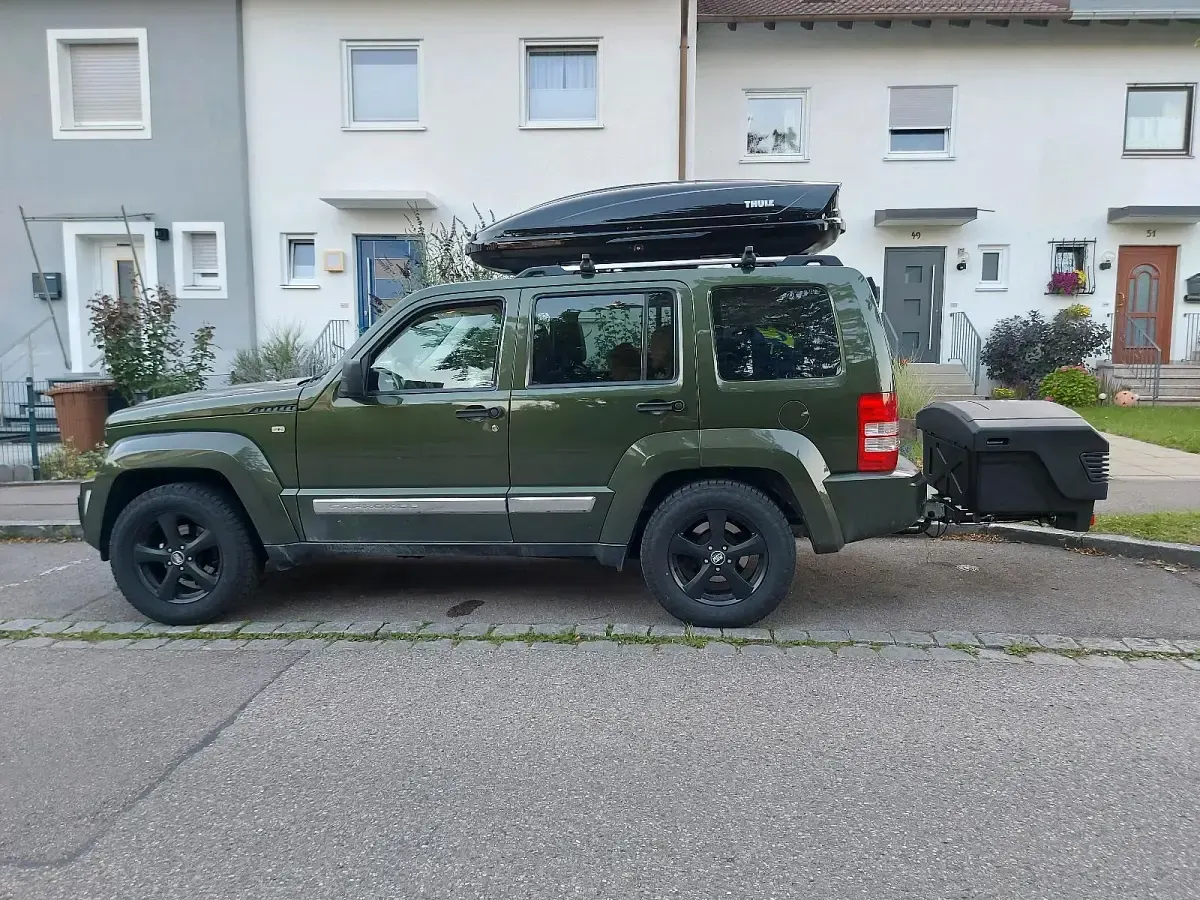 Gebraucht Jeep Cherokee 205 PS (150 kW) 2009 Grün SUV