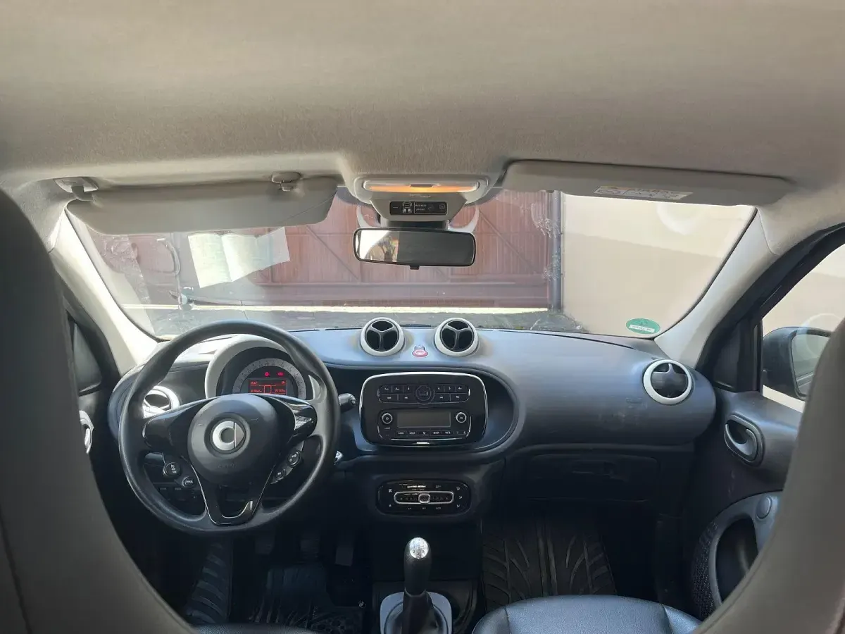 Używany Smart ForFour 71 KM (52 kW) 2015 Czarny Hatchback