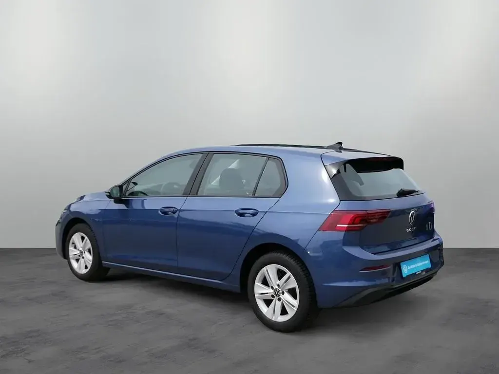 Gebraucht VW Golf VIII Life 116 PS (85 kW) 2025 Blau Limousine