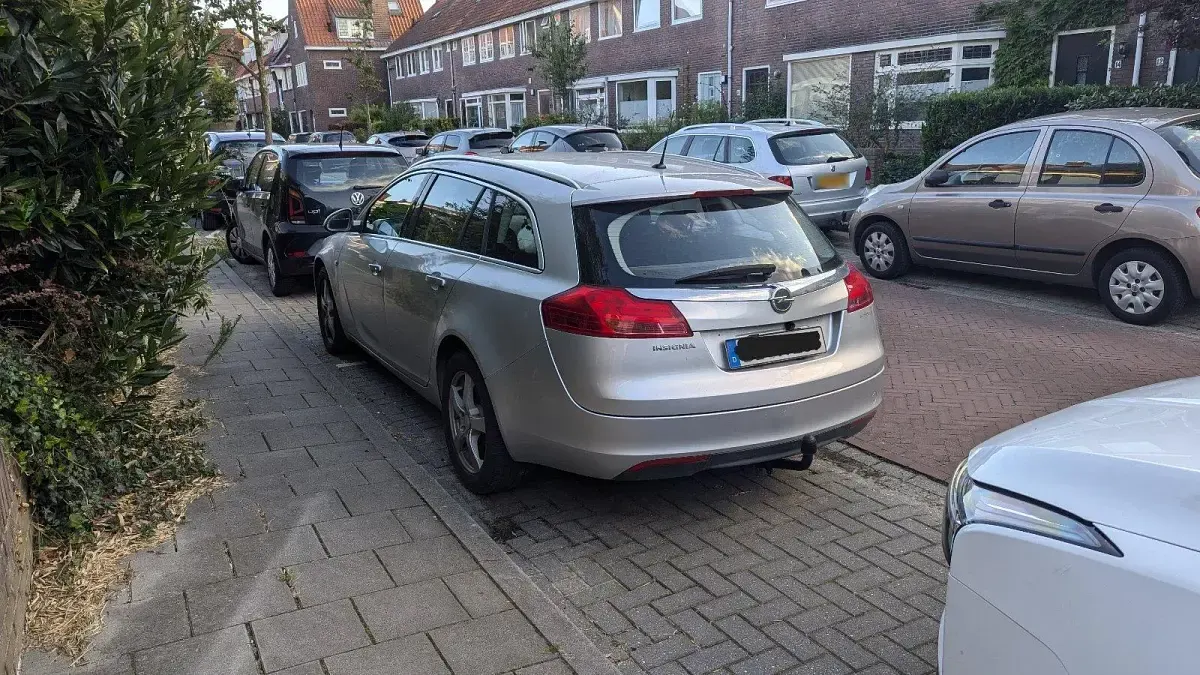 Gebraucht Opel Insignia 140 PS (102 kW) 2010 Silber Kombi