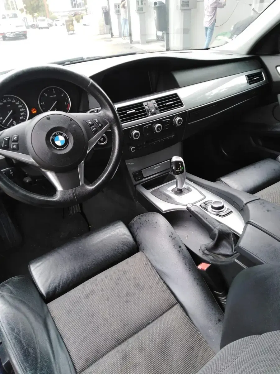 Gebraucht BMW 525 183 PS (134 kW) 2009 Schwarz Kombi