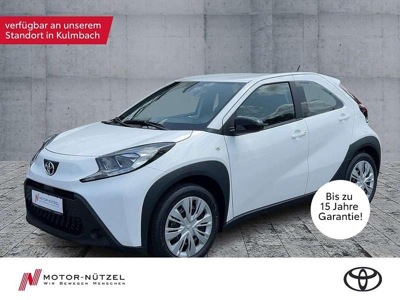Super white 2 Gebraucht 2025 Toyota Aygo X Business Edition SUV | 16.290 € - Bild 1/4