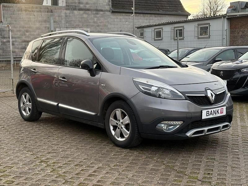 Grau Gebraucht 2015 Renault Scénic III Bose Edition Van / Kleinbus | 6.500 € (Fairer Preis) - Bild 1/4