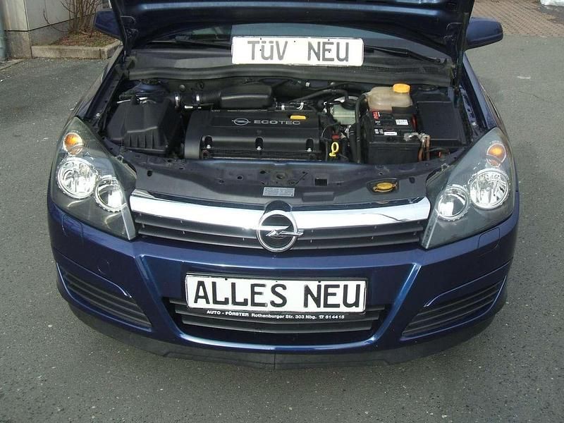 Gebraucht Opel Astra 105 PS (77 kW) 2007 Blau Limousine