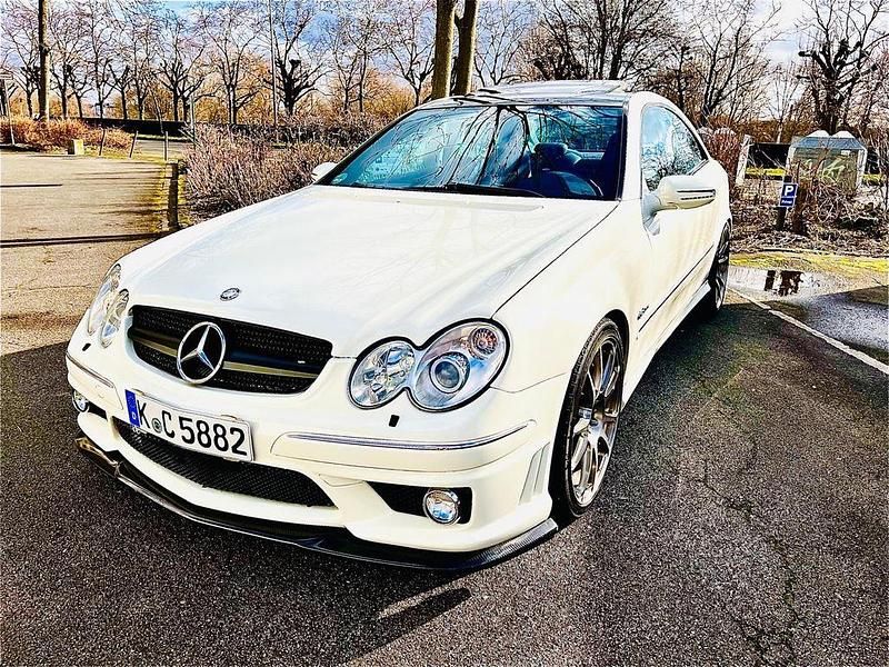 Weiß Gebraucht 2005 Mercedes CLK55 AMG AMG | 29.900 € - Bild 1/4