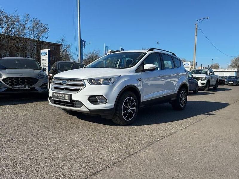 Gebraucht Ford Kuga Trend 120 PS (88 kW) 2018 Weiß (metallic) SUV