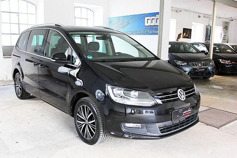 Second-hand VW Sharan 184 CP (135 kW) 2017 Negru Monovolum