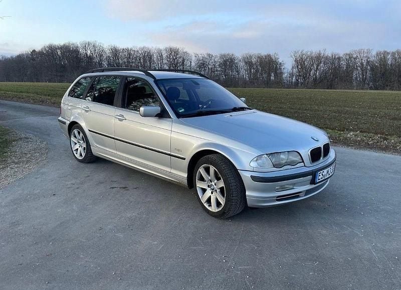 Gebraucht BMW 330 Sport Line 231 PS (169 kW) 2001 Silber Kombi