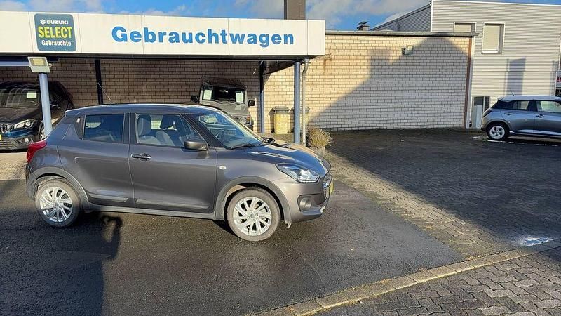 Gebraucht Suzuki Swift Comfort 83 PS (61 kW) 2023 Grau Limousine