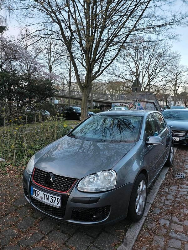 Gebraucht VW Golf V 2004 Grau Kleinwagen