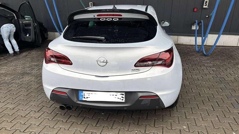 Gebraucht Opel Astra GTC Edition 170 PS (125 kW) 2014 Grau Coupé