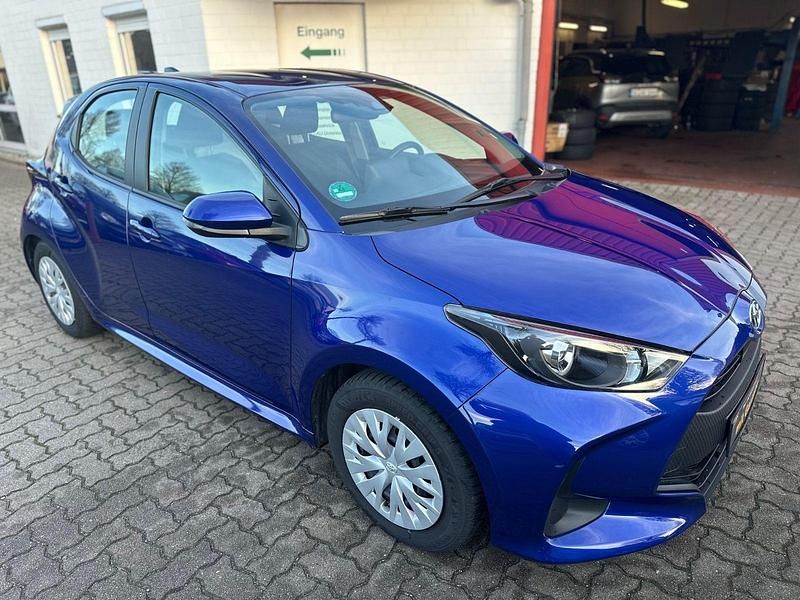Gebraucht Toyota Yaris Hybrid Business Edition 92 PS (67 kW) 2023 Other Kleinwagen