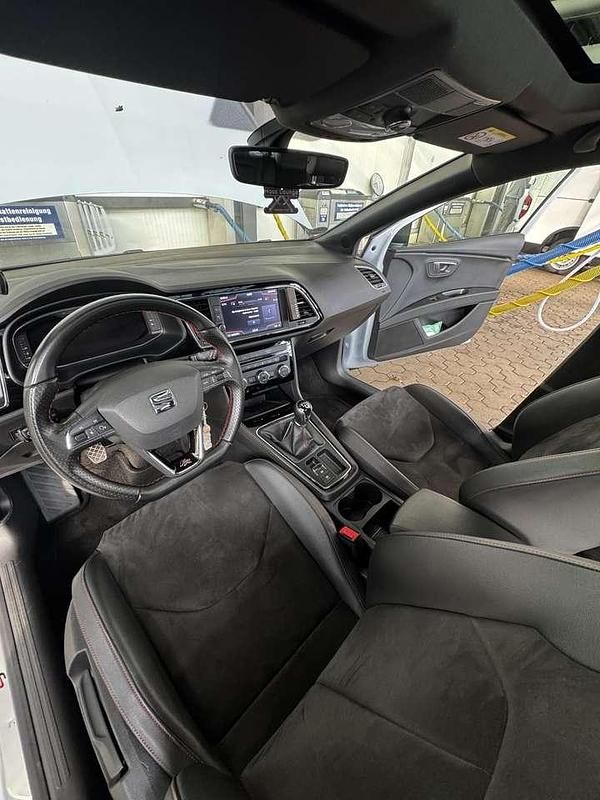 Gebraucht Seat Leon FR 131 PS (96 kW) 2020 Grau Kleinwagen