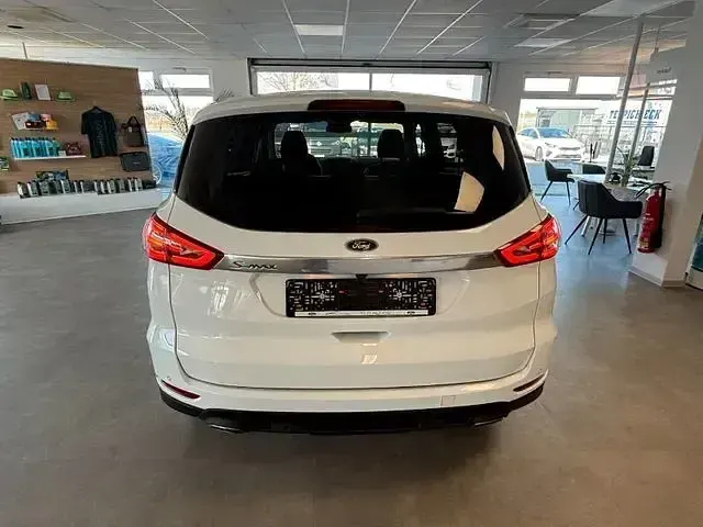 Używany Ford S-MAX Titanium 190 KM (139 kW) 2019 Biały Minivan
