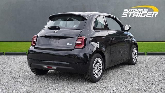 Onyx schwarz onyx schwarz Gebraucht 2023 Fiat 500e Icon Kleinwagen | 23.600 € (Fairer Preis) - Bild 1/4