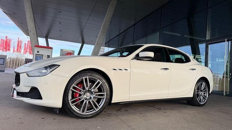 Gebraucht Maserati Ghibli 409 PS (300 kW) 2014 Weiß Limousine