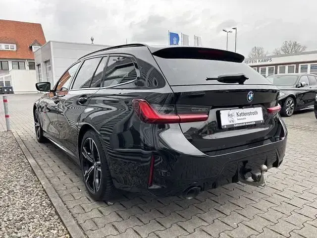 Gebraucht BMW 330e M Sport 292 PS (214 kW) 2023 Schwarz Kombi