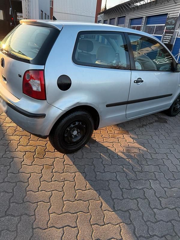 Gebraucht VW Polo 75 PS (55 kW) 2002 Silber Kleinwagen