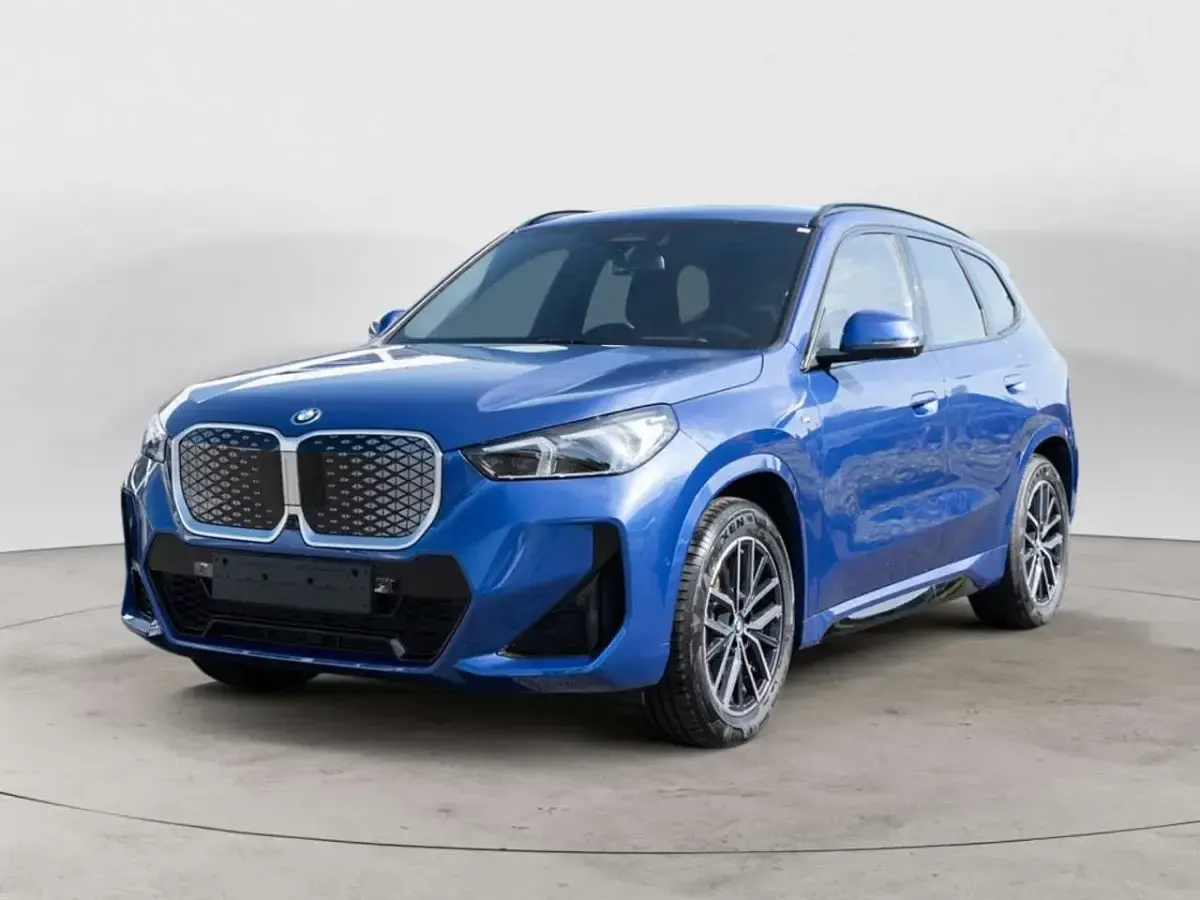 Neu BMW iX1 M Sport 230 kW (313 PS) 2025 Blau SUV