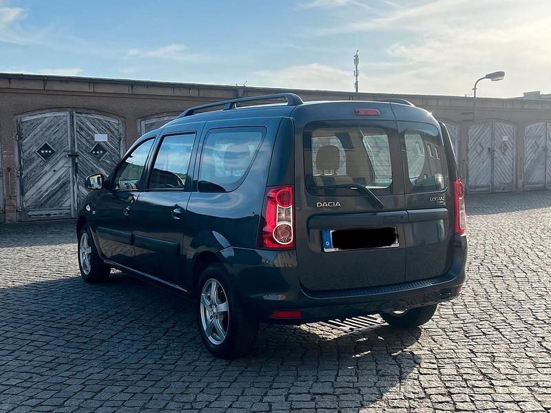 Gebraucht Dacia Logan MCV 101 PS (74 kW) 2011 Schwarz Kombi
