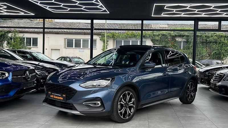 Blau Gebraucht 2019 Ford Focus Active Limousine | 15.950 € (Fairer Preis) - Bild 1/4