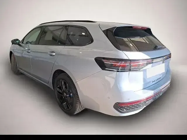 Gebraucht VW Passat R-line 272 PS (200 kW) 2025 Manufacturer Kombi