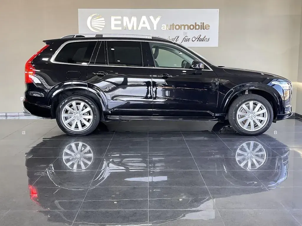 Gebraucht Volvo XC90 Momentum 235 PS (172 kW) 2019 Onyx black / metallic SUV