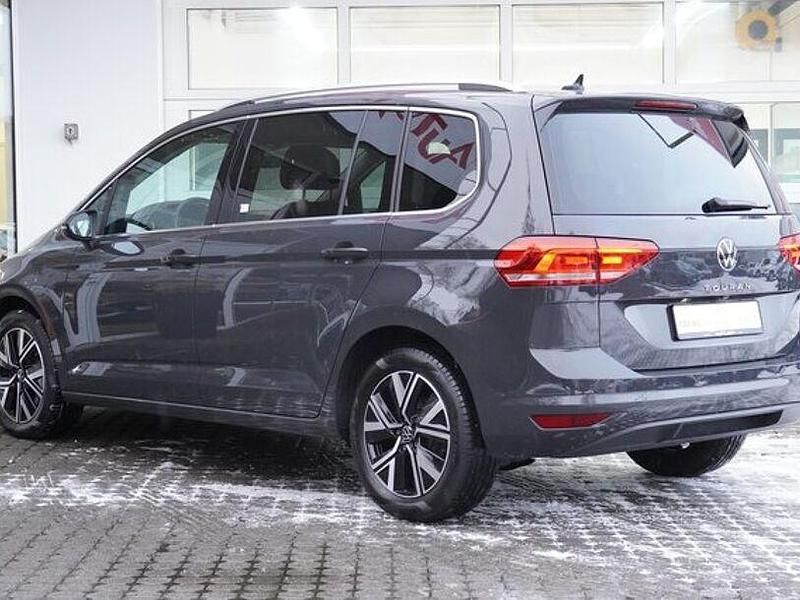 Gebraucht VW Touran Highline 150 PS (110 kW) 2022 Grau Van / Kleinbus