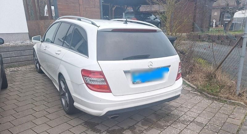 Weiß Gebraucht 2010 Mercedes C180 Kombi | 5.700 € (Guter Preis) - Bild 1/4