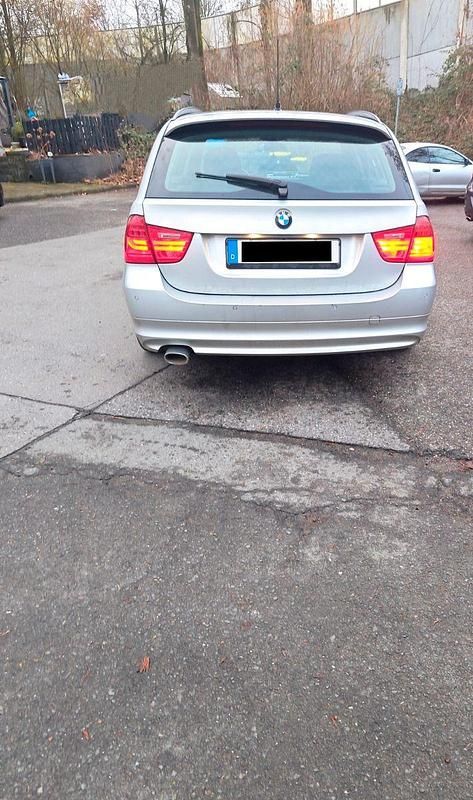 Gebraucht BMW 320 Exclusive 184 PS (135 kW) 2010 Silber Kombi