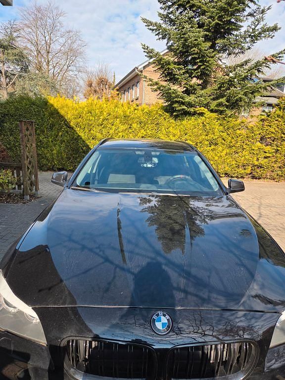 Gebraucht BMW 520 184 PS (135 kW) 2011 Schwarz Kombi