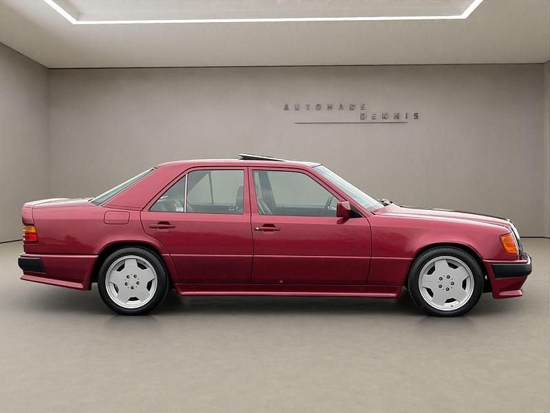 Gebraucht Mercedes E36 AMG AMG 272 PS (200 kW) 1992 Rot Limousine