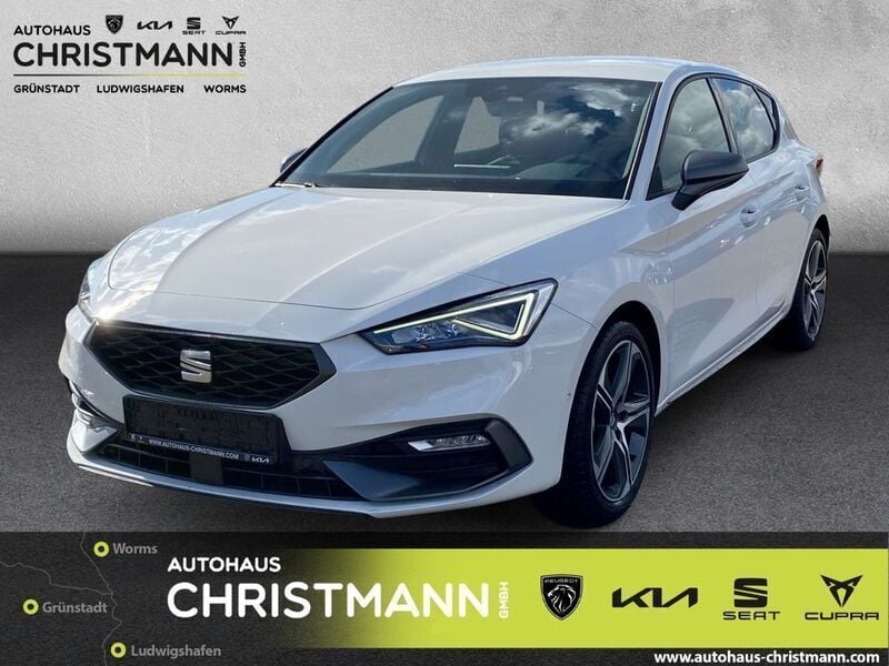 Candy weiss Gebraucht 2022 Seat Leon FR Limousine | 21.990 € (Fairer Preis) - Bild 1/4