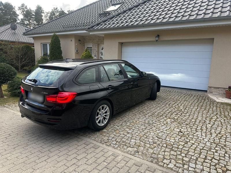 Gebraucht BMW 318 136 PS (100 kW) 2020 Schwarz Kombi