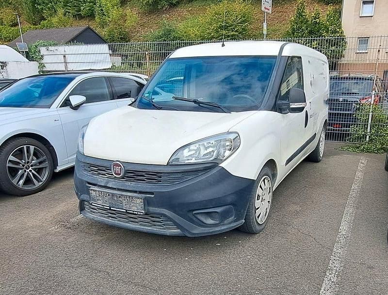 Weiß Gebraucht 2015 Fiat Doblò Basis Van / Kleinbus | 6.545 € (Etwas zu teuer) - Bild 1/3