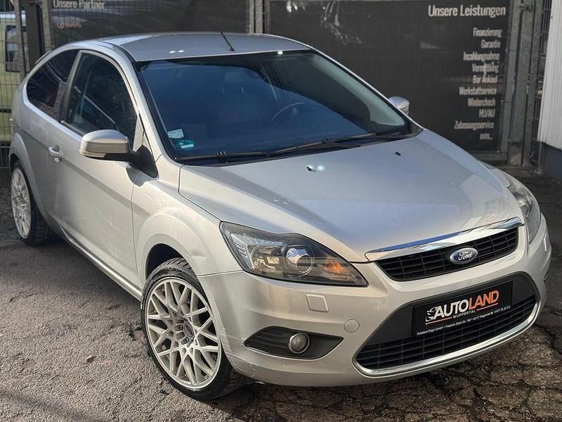 Gebraucht Ford Focus Titanium 125 PS (91 kW) 2009 Silber Limousine