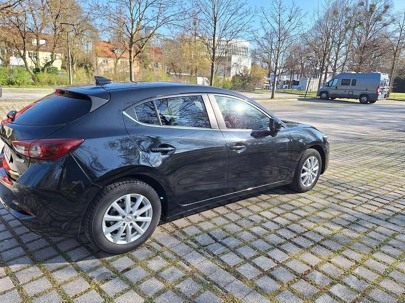 Schwarz Gebraucht 2019 Mazda 3 Sports-Line Limousine | 14.300 € (Guter Preis) - Bild 1/4