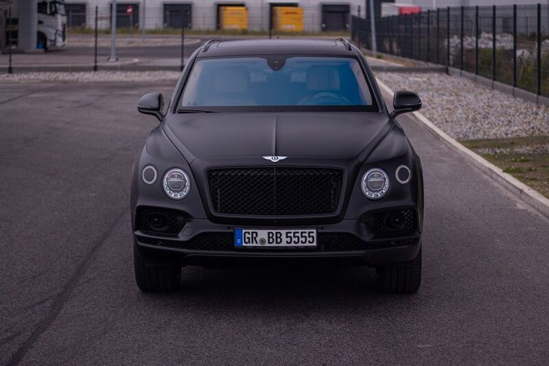 Orange Gebraucht 2018 Bentley Bentayga SUV | 101.150 € (Etwas zu teuer) - Bild 1/4