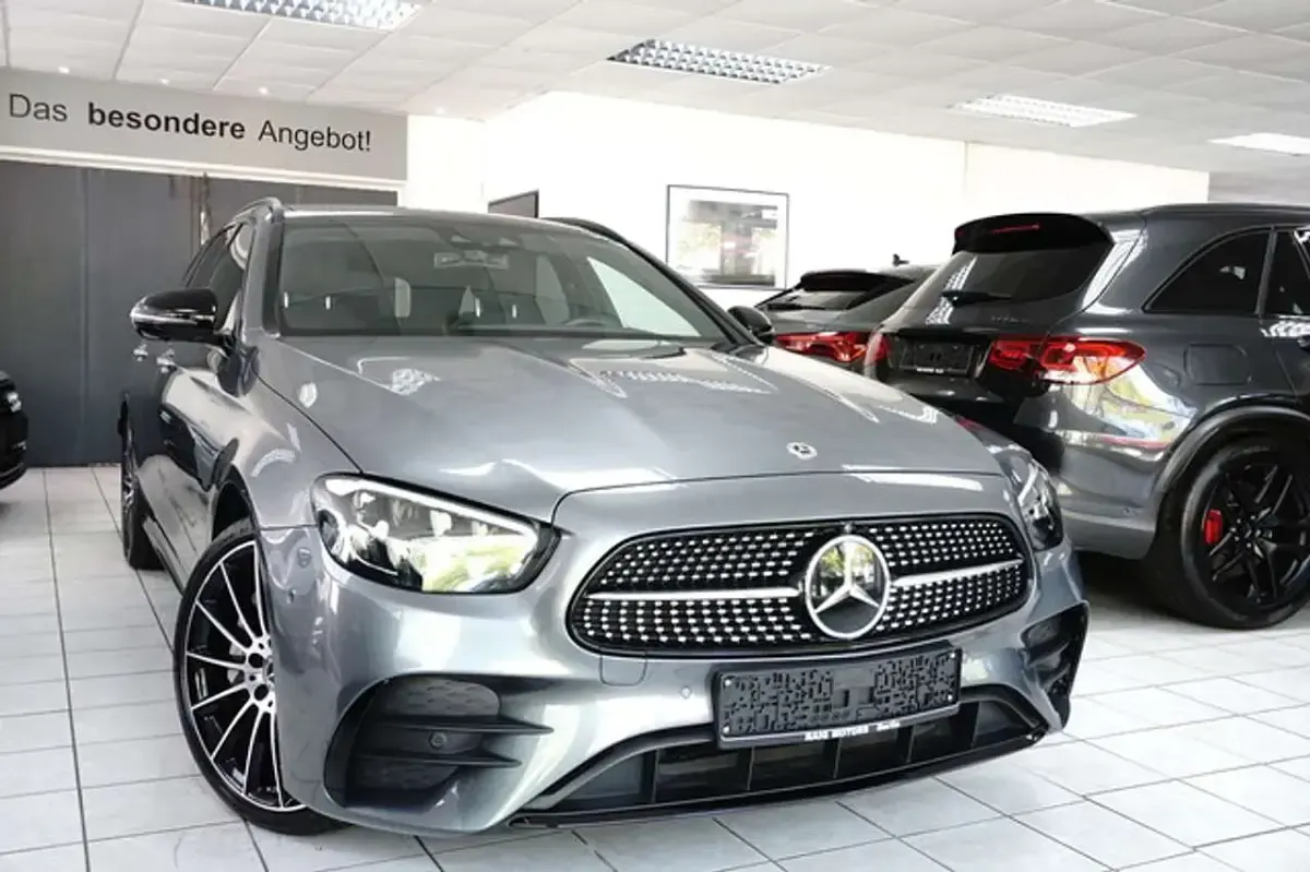Gebraucht Mercedes E450 AMG line 367 PS (269 kW) 2023 Selenitgrau Kombi