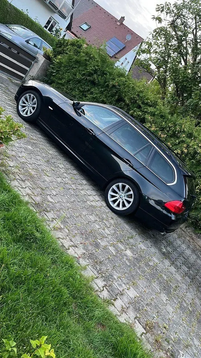 Gebraucht BMW 325 218 PS (160 kW) 2009 Schwarz Kombi