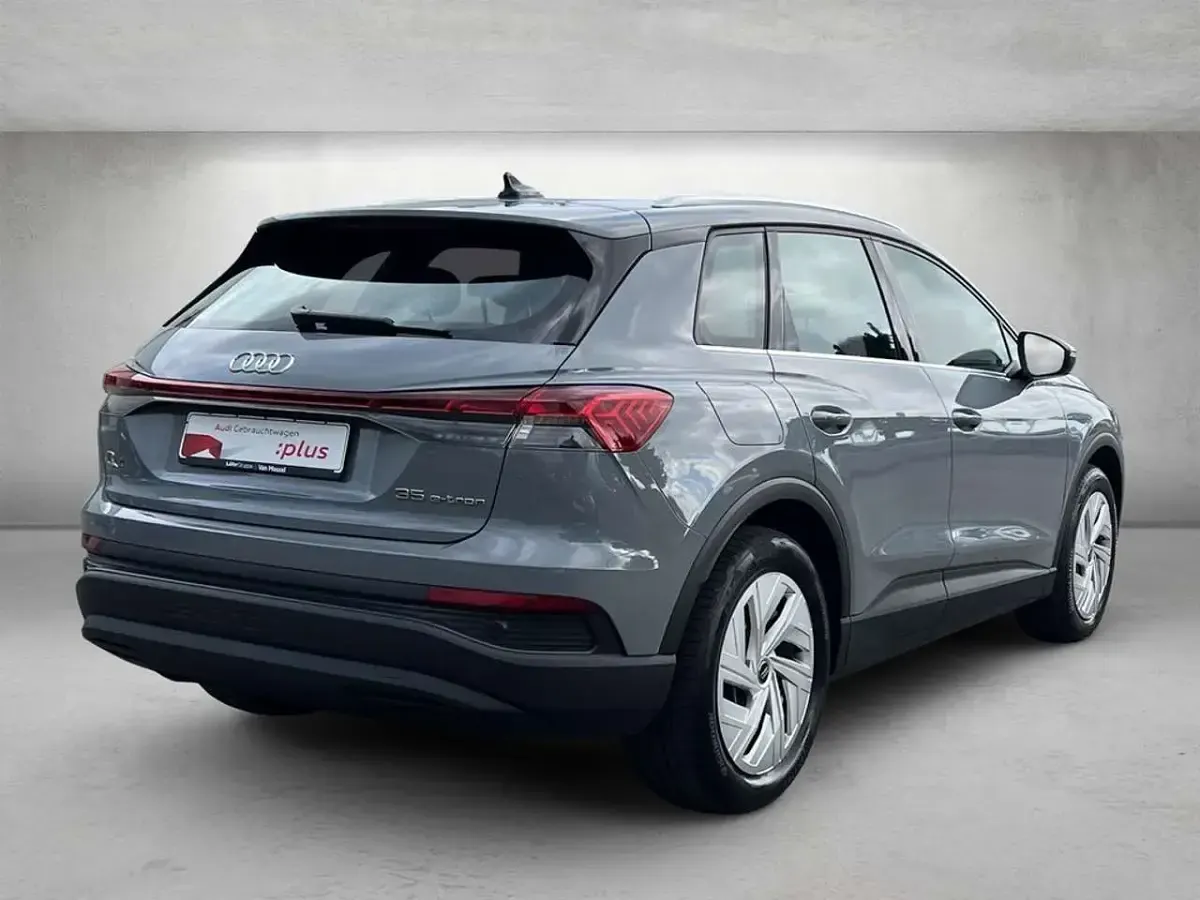 Gebraucht Audi e-tron 125 kW (170 PS) 2023 Kieselgrau SUV