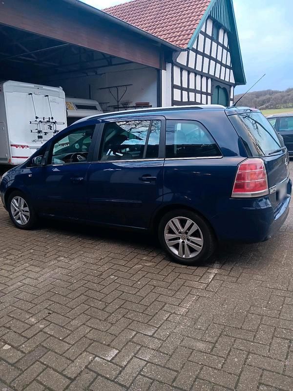 Gebraucht Opel Zafira 140 PS (102 kW) 2005 Blau Van / Kleinbus