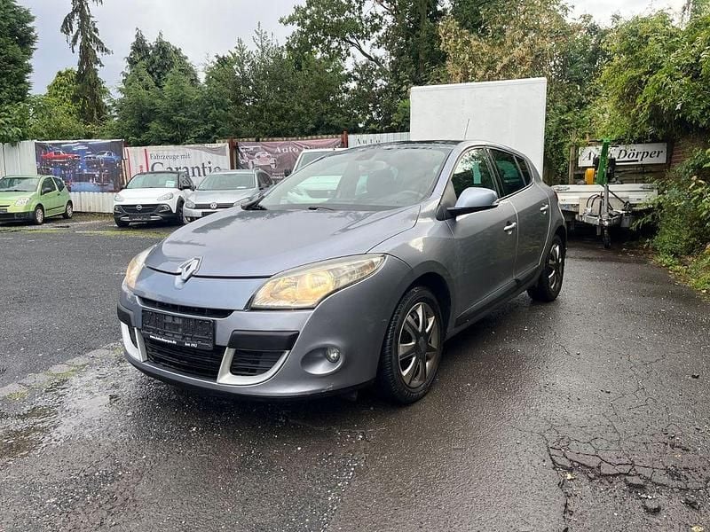 Grau Gebraucht 2009 Renault Mégane III Luxe Limousine | 2.440 € (Superpreis) - Bild 1/4