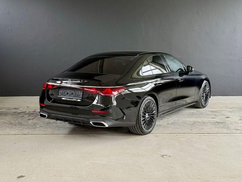 Gebraucht Mercedes E200 Advanced 163 PS (119 kW) 2025 Schwarz Limousine