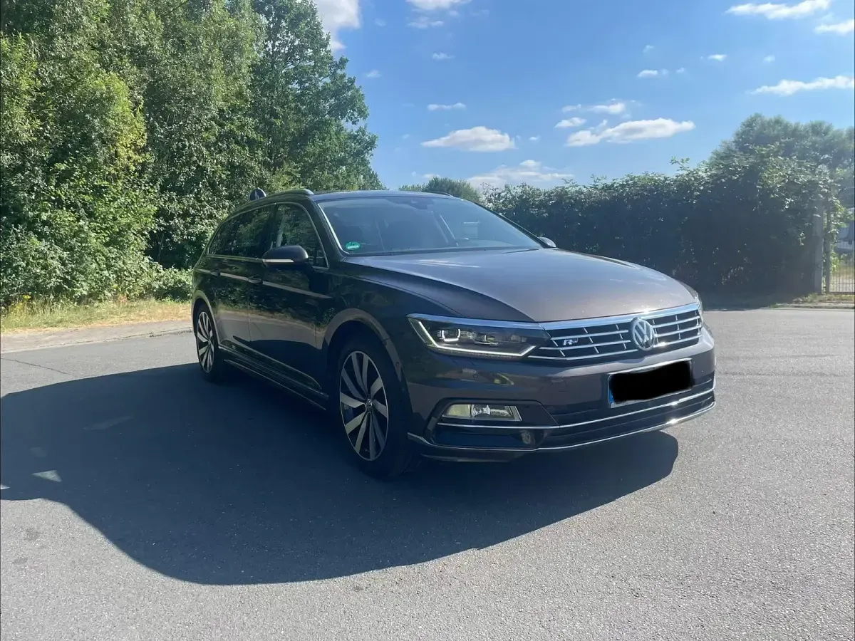 Gebraucht VW Passat R-line 220 PS (161 kW) 2018 Braun Kombi