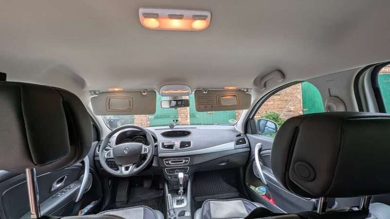 Weiß Gebraucht 2011 Renault Fluence Dynamique Limousine | 3.800 € (Guter Preis) - Bild 1/4