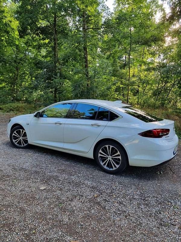 Gebraucht Opel Insignia Innovation 165 PS (121 kW) 2017 Weiß Limousine