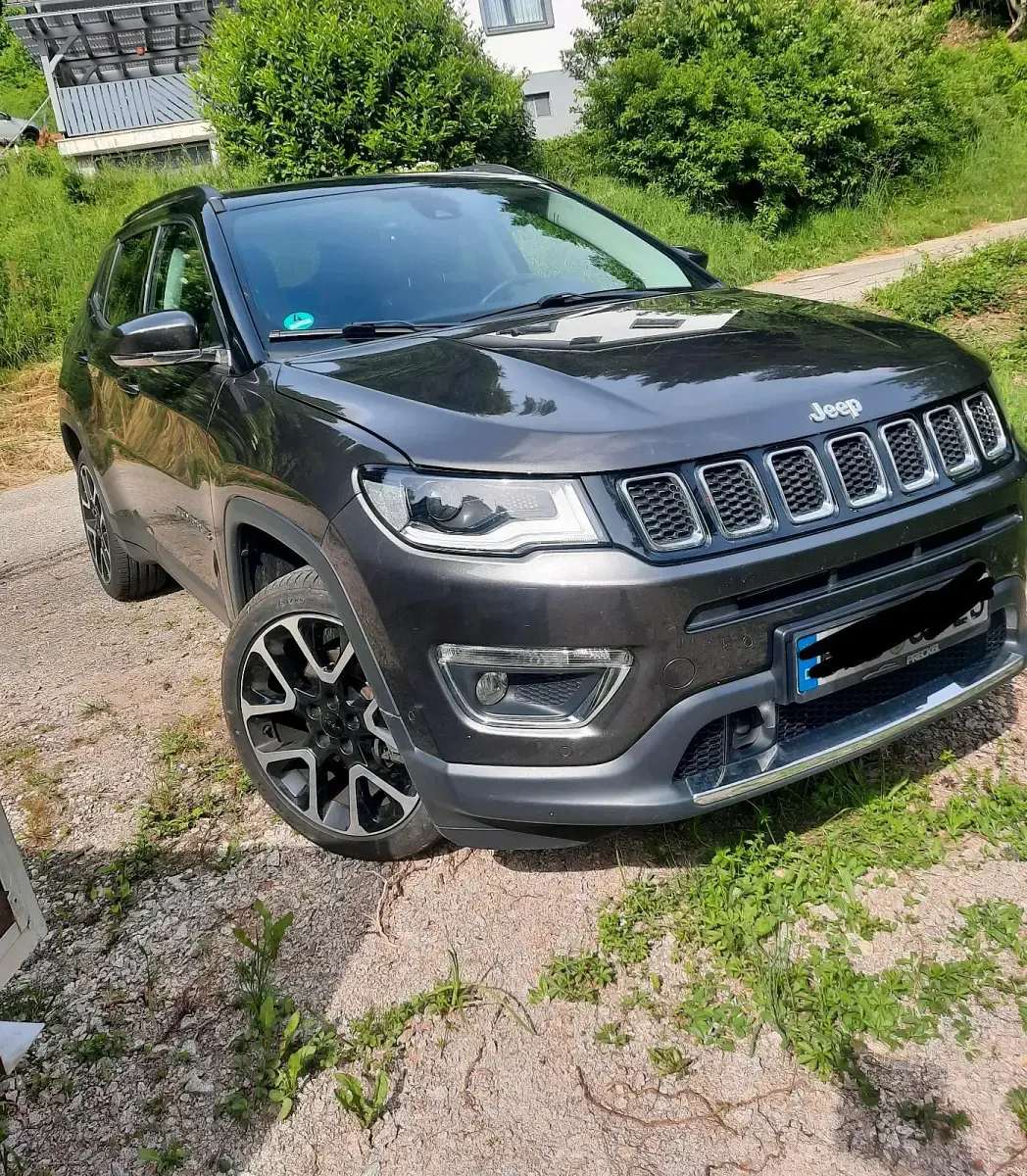 Gebraucht Jeep Compass 140 PS (102 kW) 2017 Grau SUV