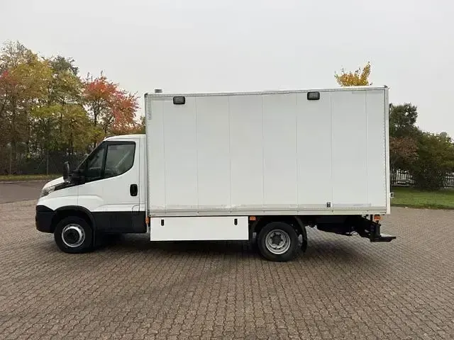 Second-hand Iveco Daily 345 CP (253 kW) 2017 Alb Van